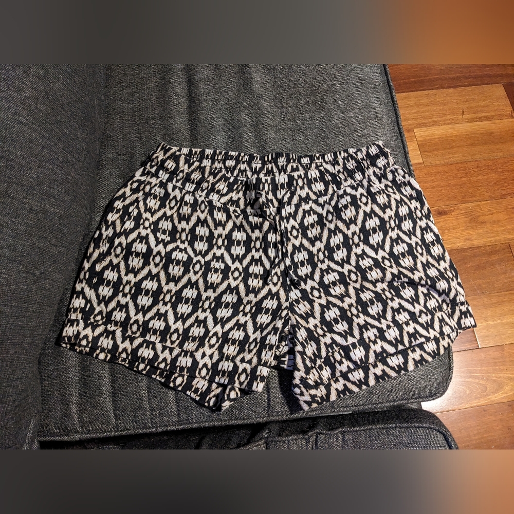Old Navy Small Patterned Linen Tie Paper Bag Elastic Waist Shorts